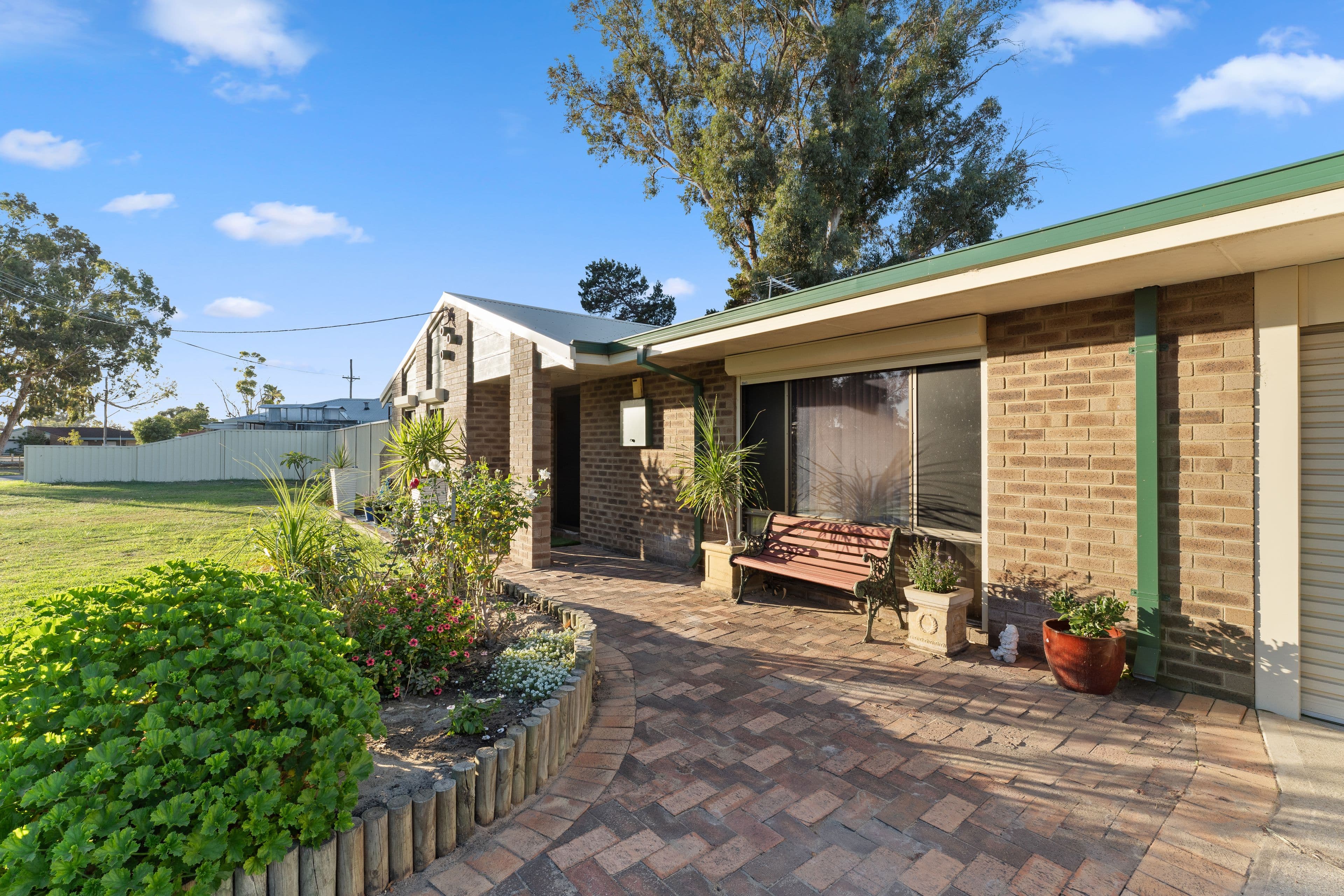 3 Lynda Crescent, Cooloongup WA 6168, Cooloongup - Thumbnail 2