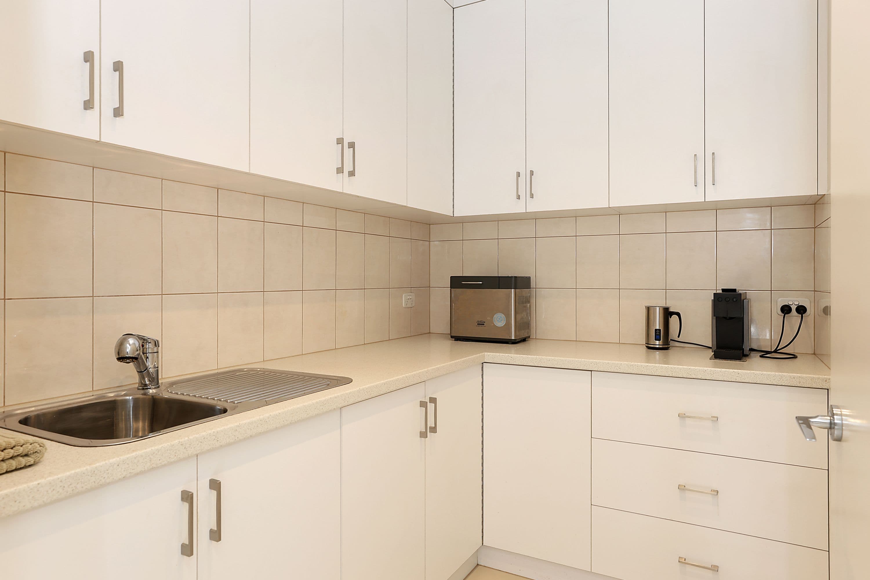 46 Campbell Street, Camperdown VIC 3260, Camperdown - Thumbnail 5