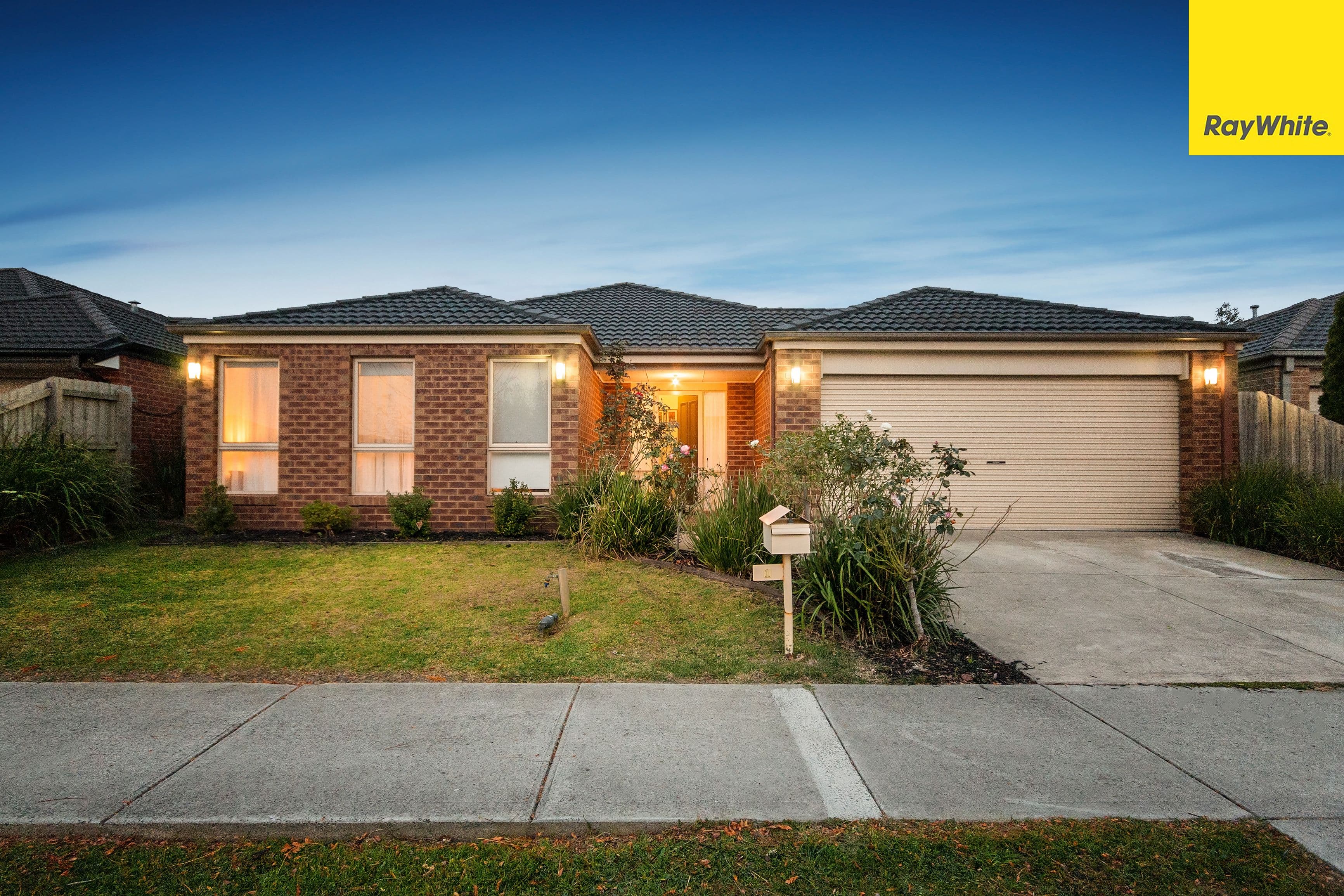 1 Azalea Avenue, Pakenham VIC 3810, Pakenham - Thumbnail 2