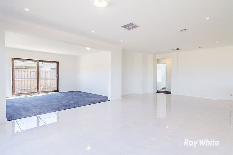 6 Sundaze Street, Clyde North VIC 3978, Clyde North - Thumbnail 6