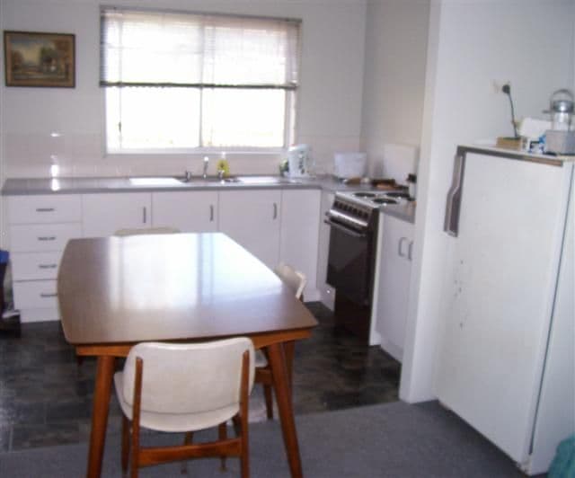 16  McCann Street, GLADSTONE QLD 4680, Gladstone Central - Thumbnail 2