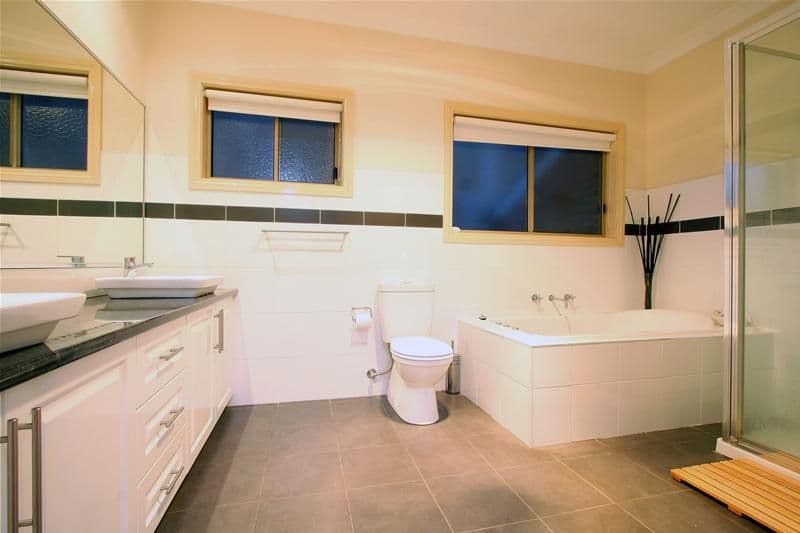 6 Berkley Rise, SOUTH MORANG VIC 3752, South Morang - Thumbnail 5