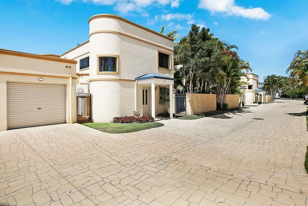 33 Elizabeth Street, Urangan QLD 4655, Urangan - Image 1