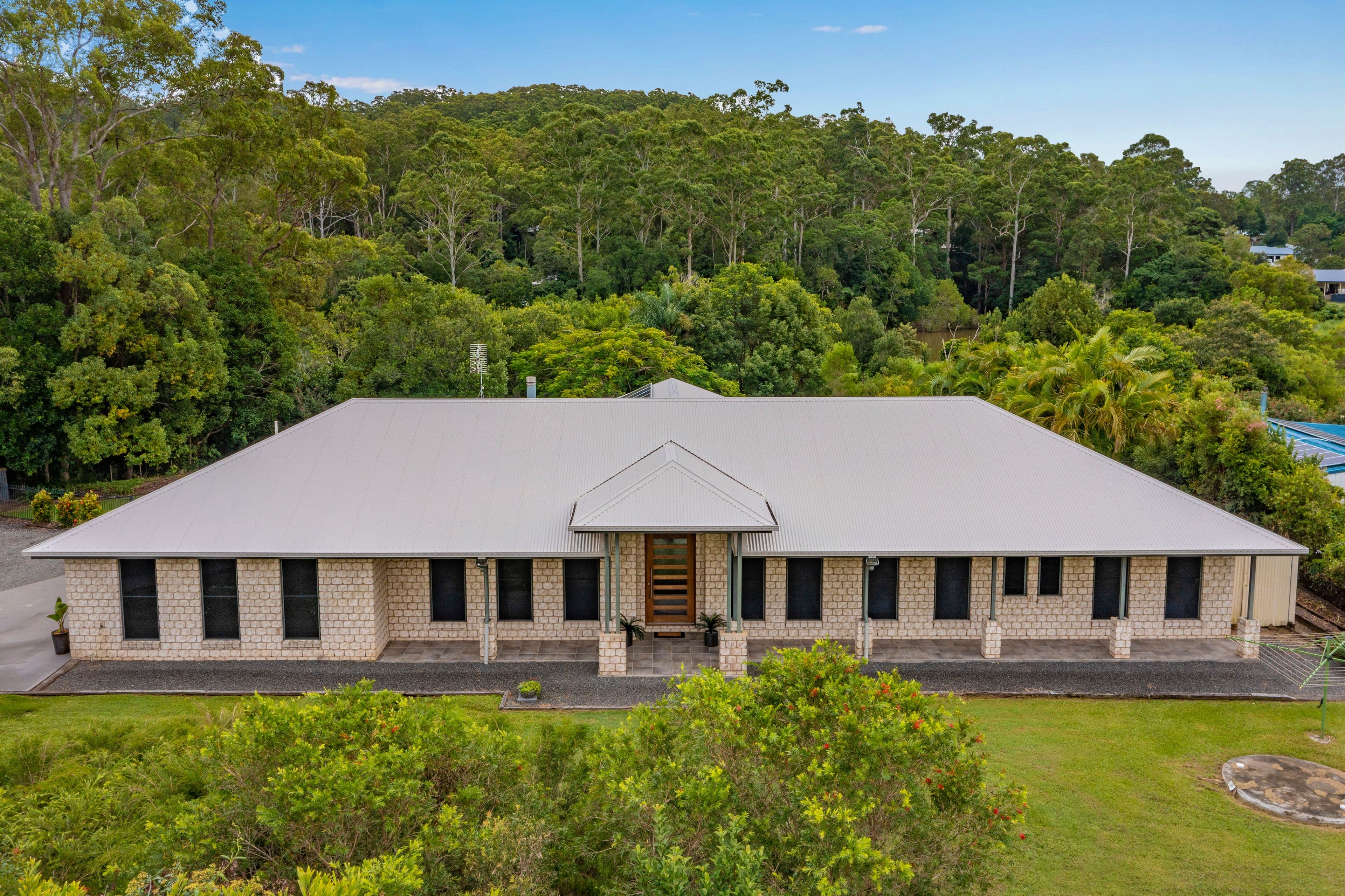 42 Rainforest Place, Diamond Valley QLD 4553, Diamond Valley - Thumbnail 2