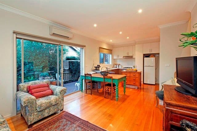 99 Cuthbert Road, RESERVOIR VIC 3073, Reservoir - Thumbnail 4