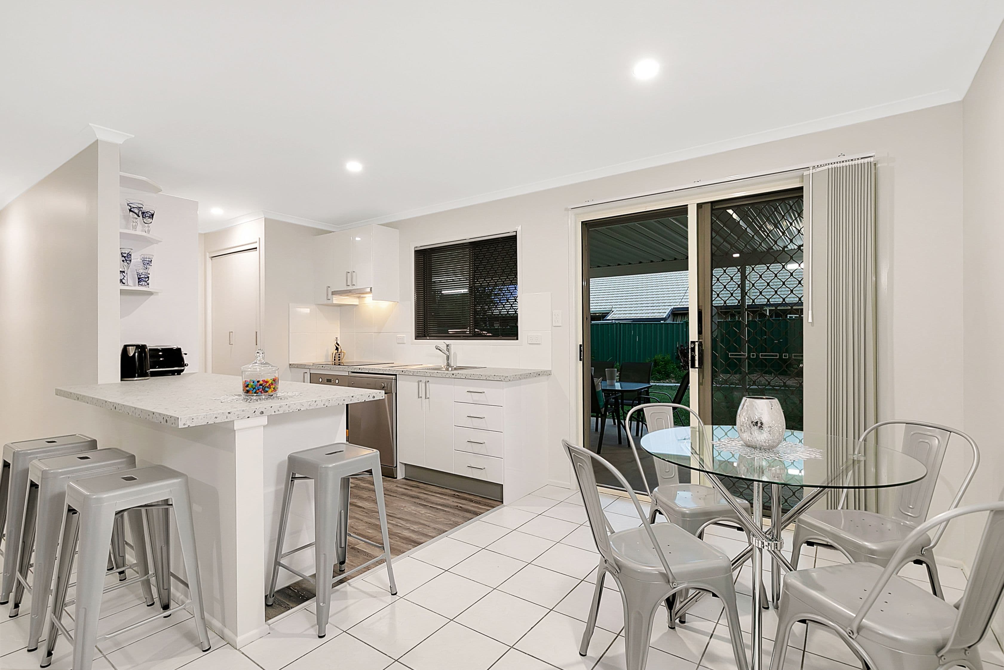 206 Bloomfield Street, Cleveland QLD 4163, Cleveland - Thumbnail 4