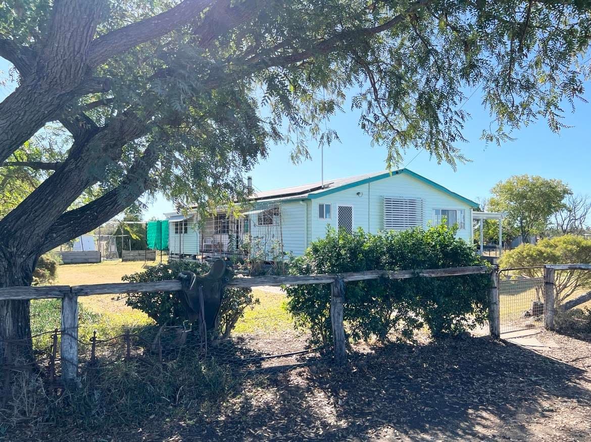 81 Sandalwood Avenue South, Dalby QLD 4405, Dalby - Thumbnail 3