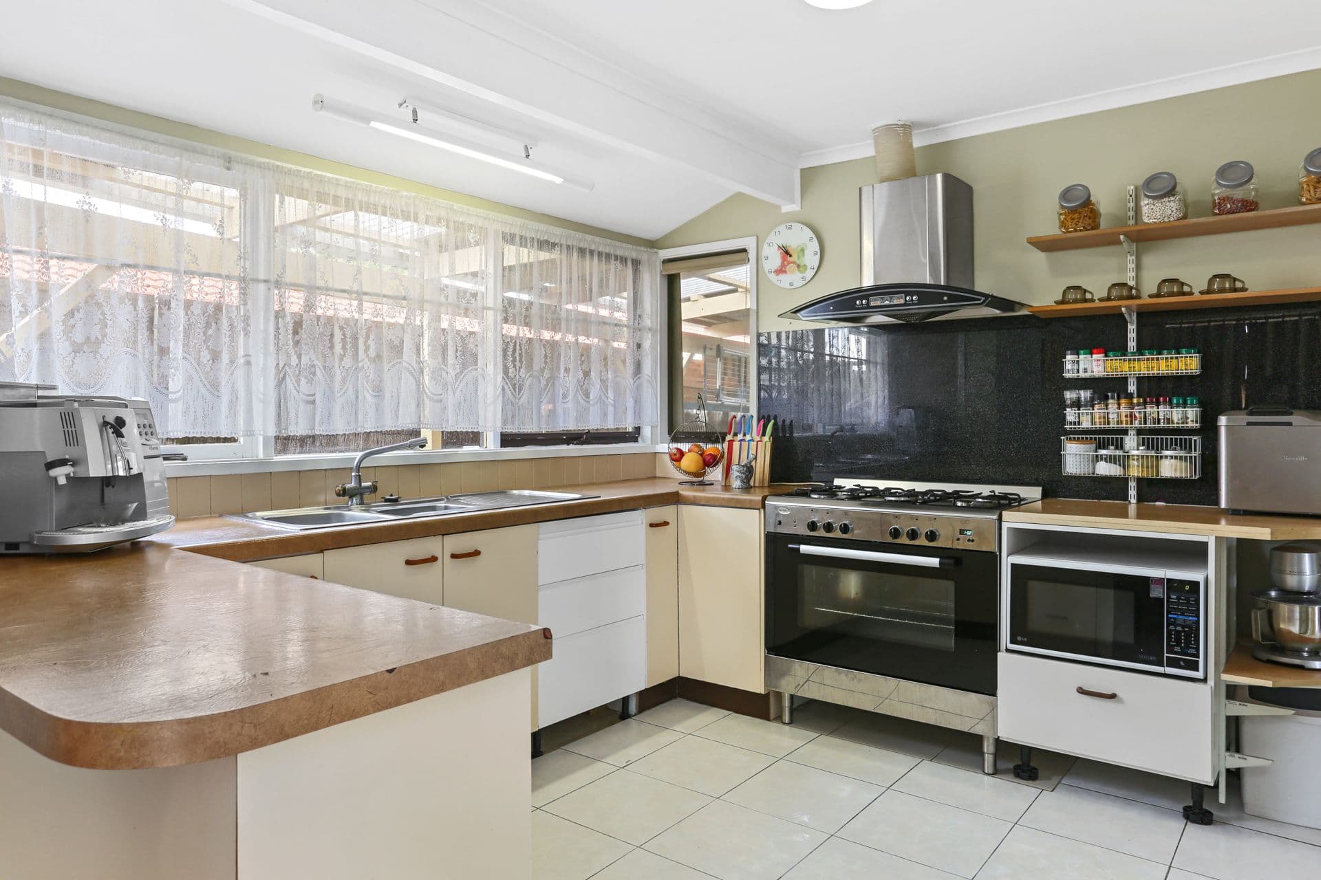 8 Coventry Drive, Werribee VIC 3030, Werribee - Thumbnail 5
