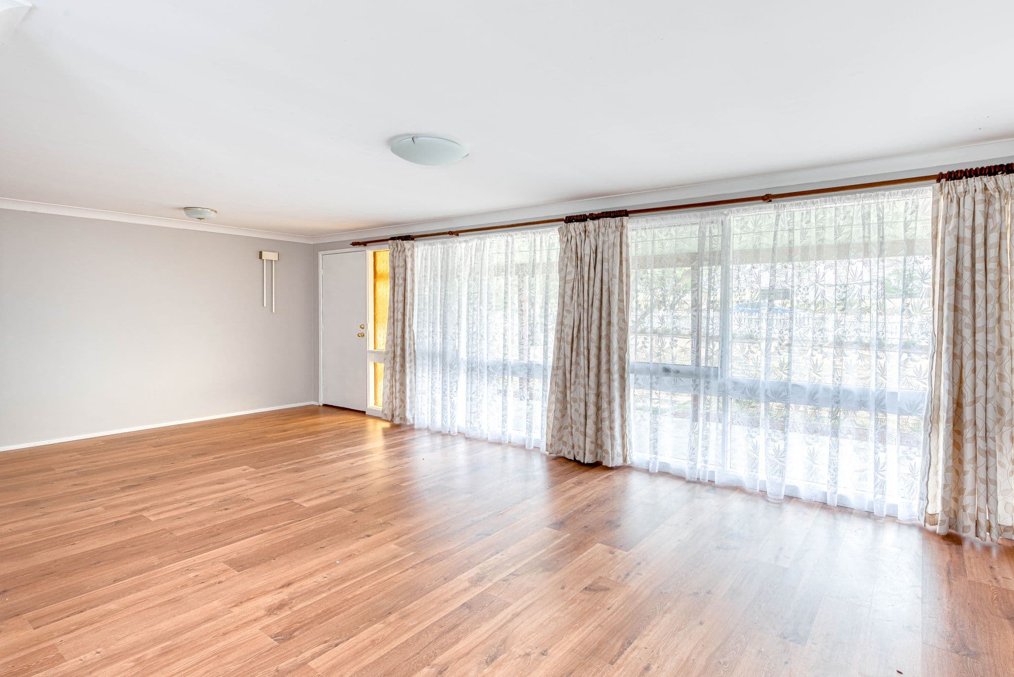 401 Thirlmere Way, Thirlmere - Thumbnail 4