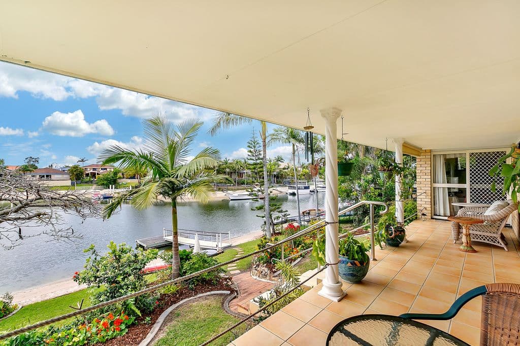 11 De Haviland Avenue, BENOWA QLD 4217, Benowa - Thumbnail 2