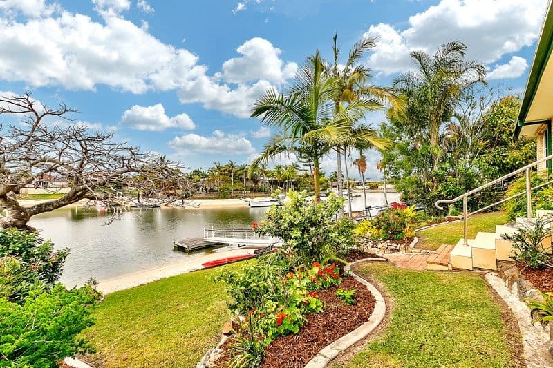 11 De Haviland Avenue, BENOWA QLD 4217, Benowa - Thumbnail 4