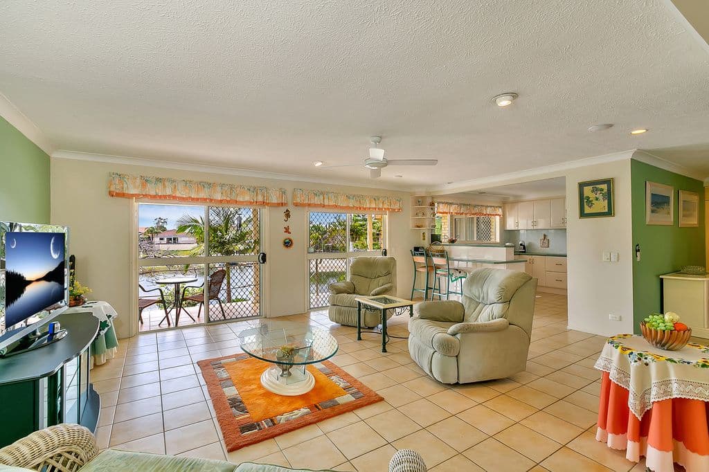 11 De Haviland Avenue, BENOWA QLD 4217, Benowa - Thumbnail 7