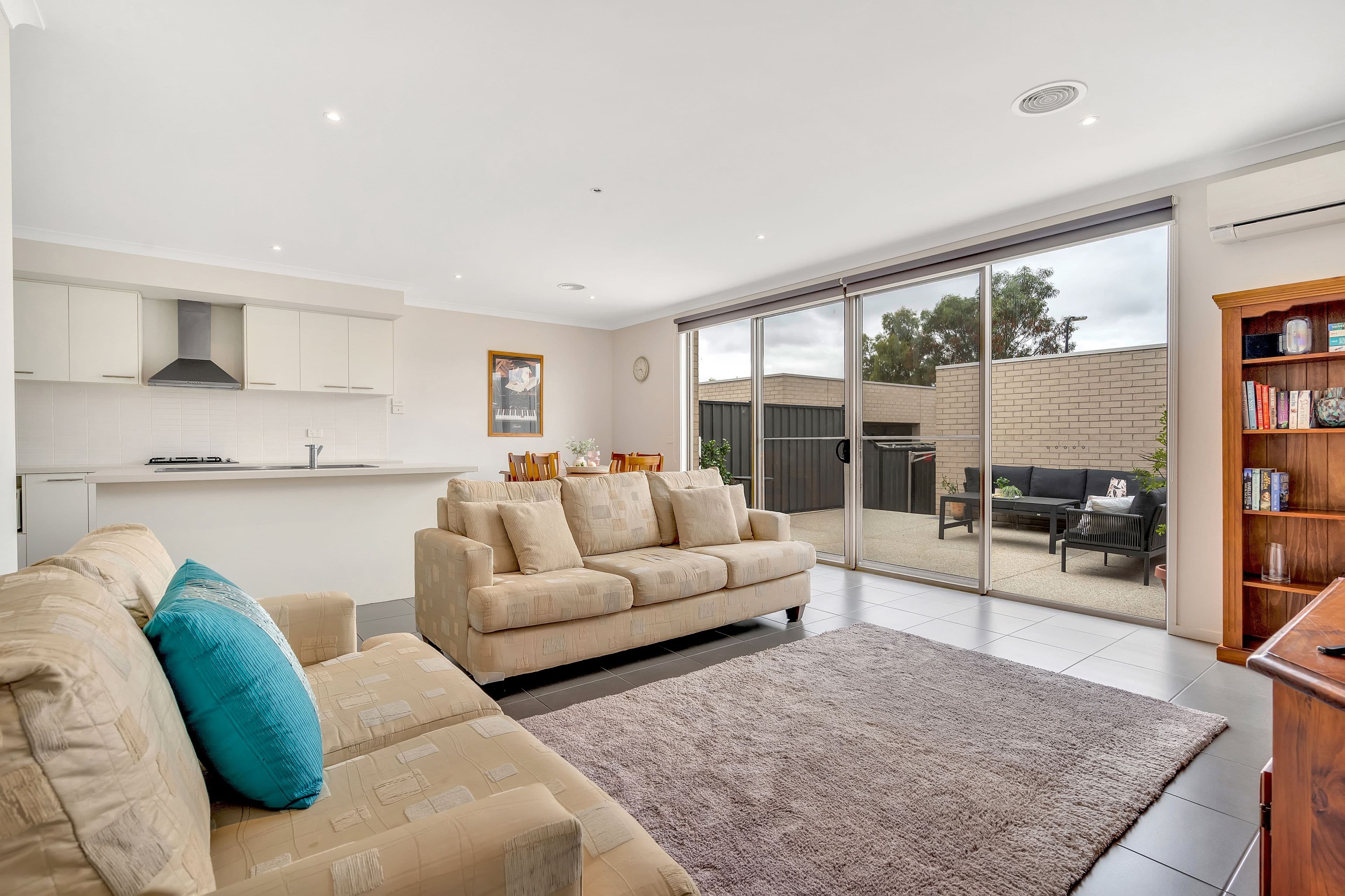 18 Brookfield Boulevard, Craigieburn VIC 3064, Craigieburn - Thumbnail 2