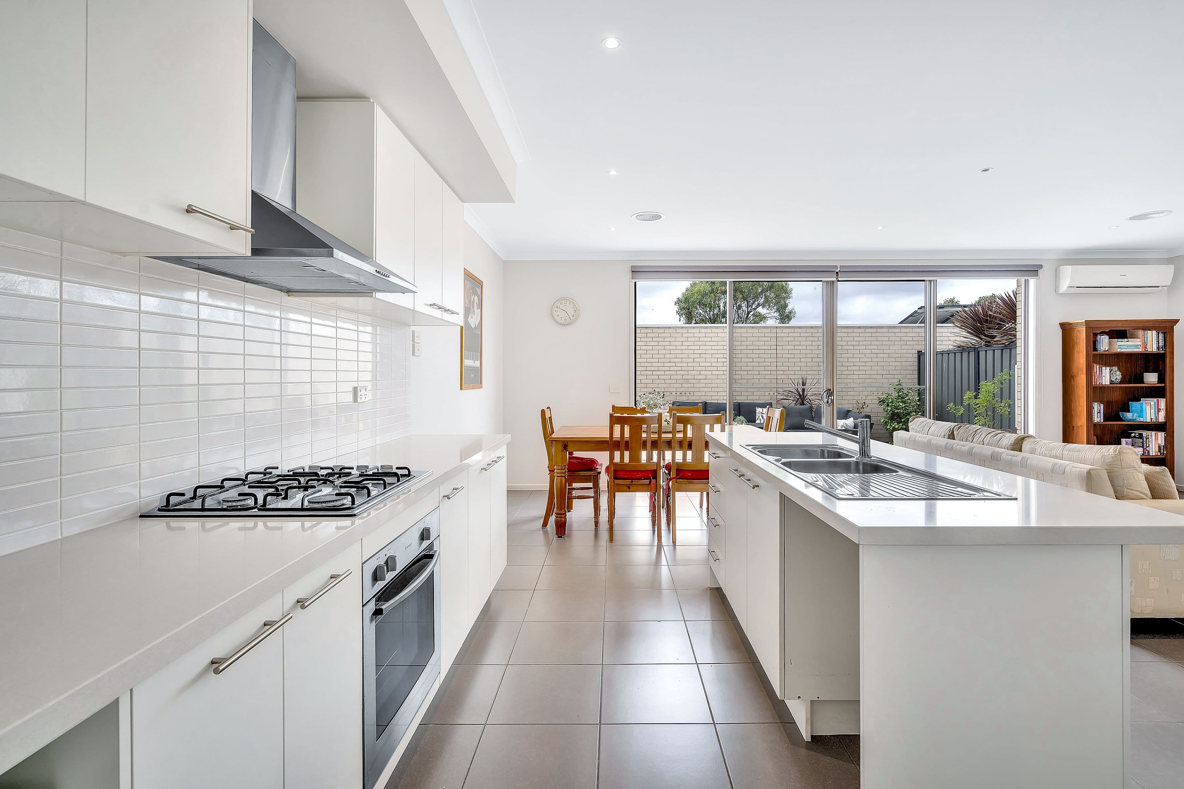 18 Brookfield Boulevard, Craigieburn VIC 3064, Craigieburn - Thumbnail 7