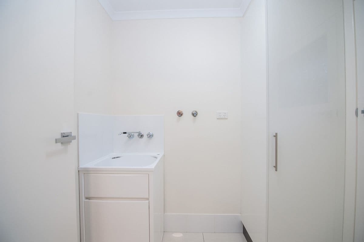 61 Cleary Street, CENTENARY HEIGHTS QLD 4350, Centenary Heights - Thumbnail 7