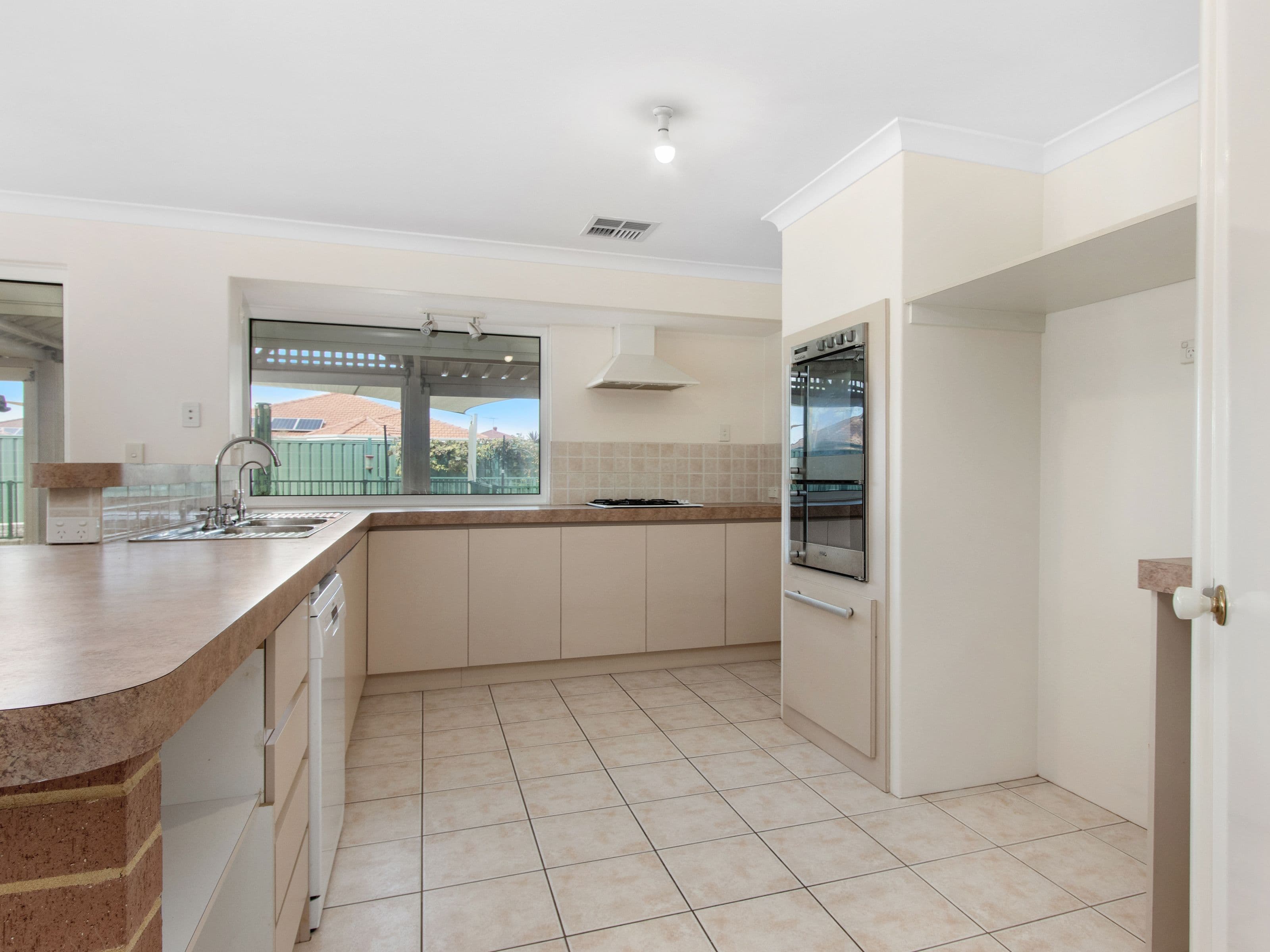 18 Virginia Place, Waikiki WA 6169, Waikiki - Thumbnail 5