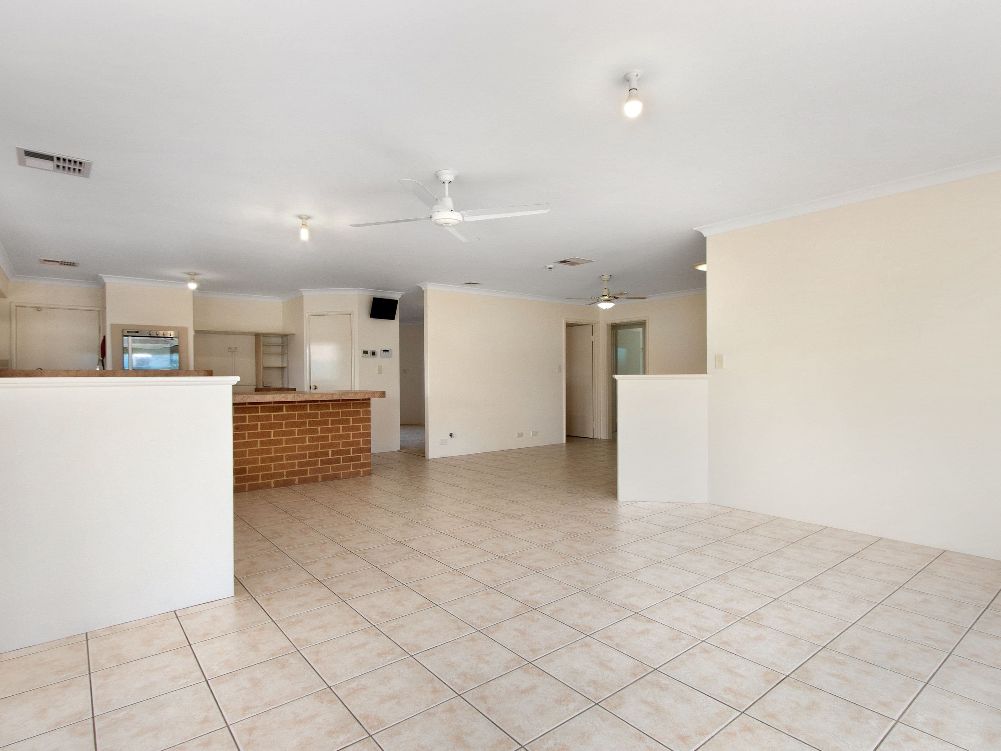 18 Virginia Place, Waikiki WA 6169, Waikiki - Thumbnail 7