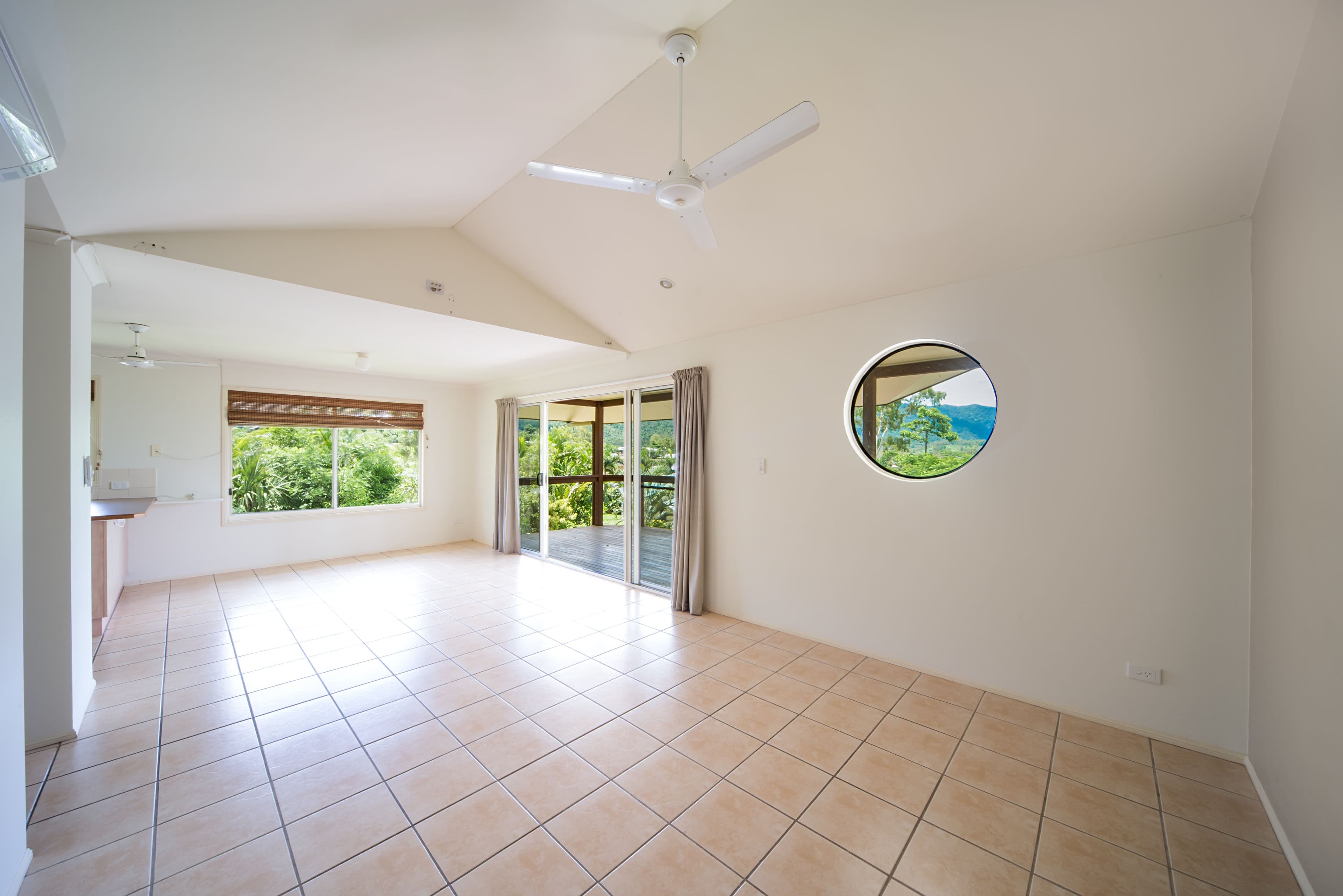 9 Macarthur Drive, Cannonvale QLD 4802, Cannonvale - Thumbnail 3