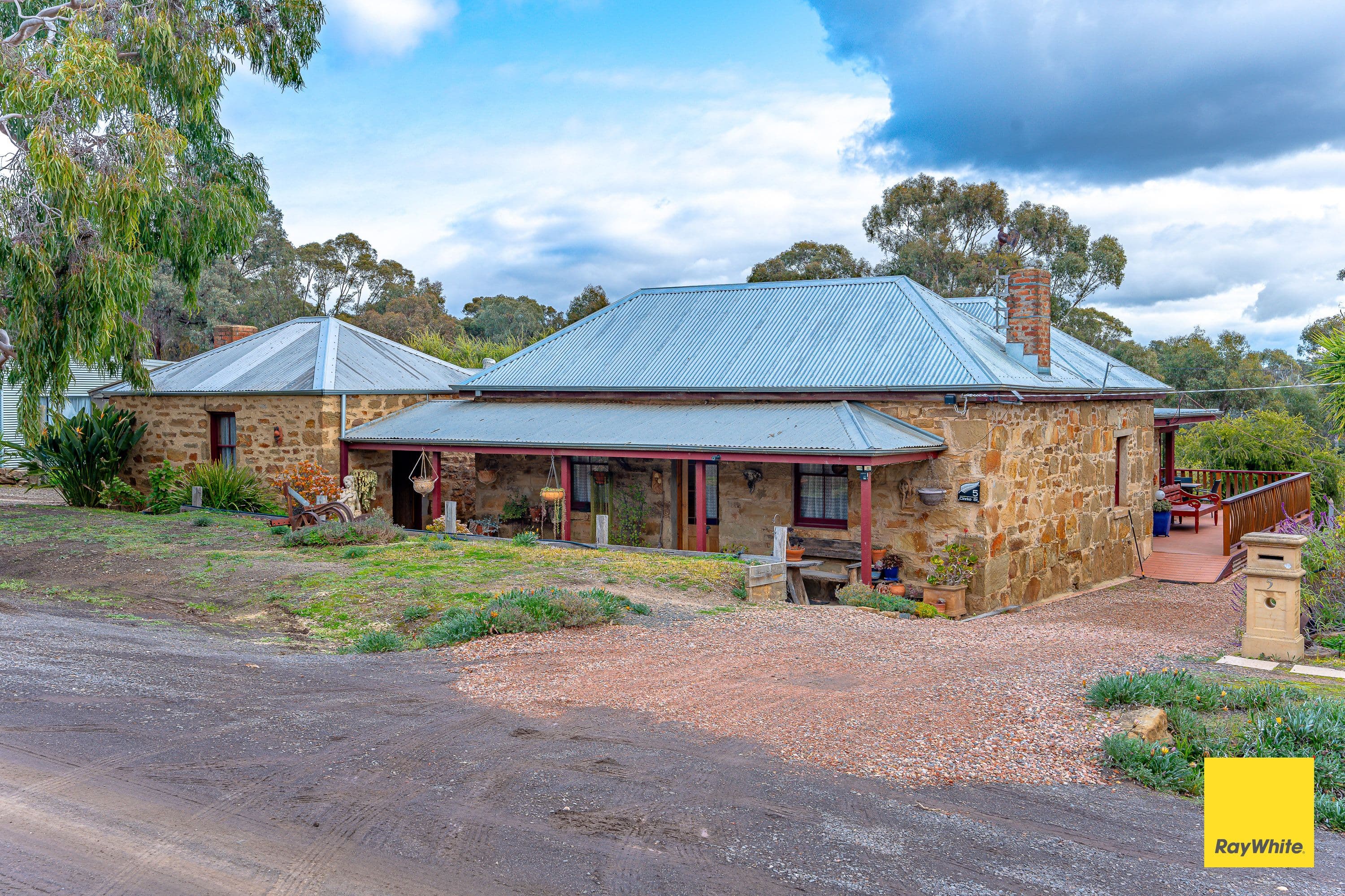 5 Clarke Street, Eaglehawk VIC 3556, Eaglehawk - Thumbnail 2