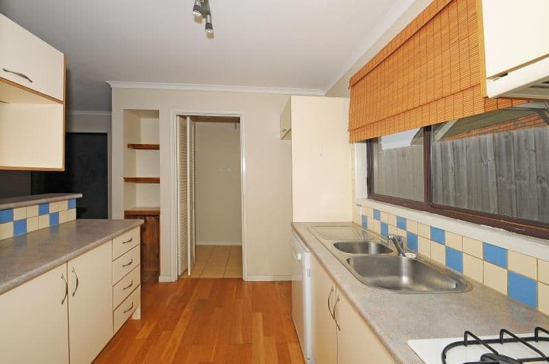 21 Whimbrel Crescent, CARRUM DOWNS VIC 3201, Carrum Downs - Thumbnail 2