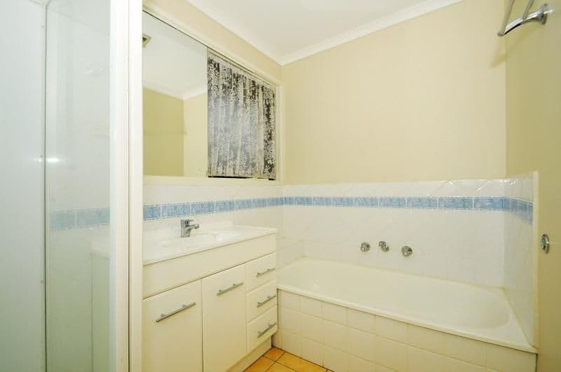 21 Whimbrel Crescent, CARRUM DOWNS VIC 3201, Carrum Downs - Thumbnail 3
