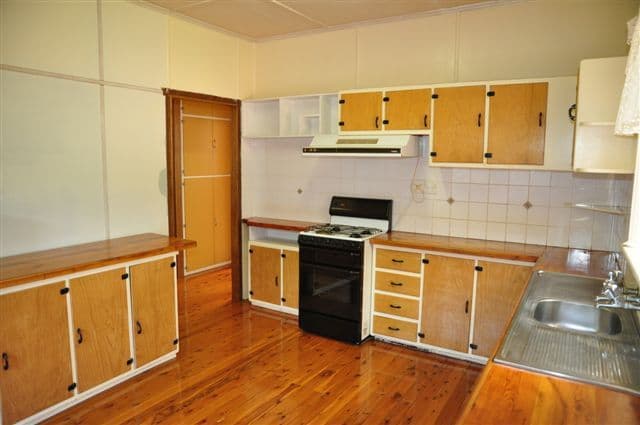 23 Ocean Street, RANGEVILLE QLD 4350, Rangeville - Thumbnail 2