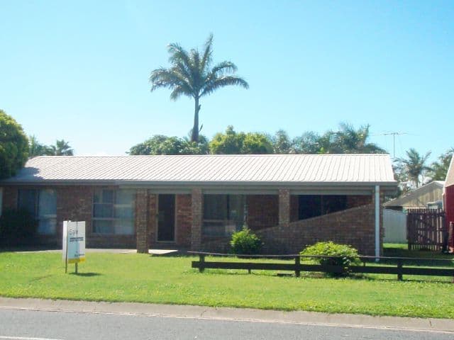 17 Mansfield Drive, BEACONSFIELD QLD 4740, Beaconsfield - Thumbnail 2