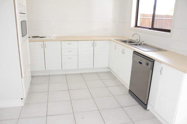 11 Linksland Street, TEWANTIN QLD 4565, Tewantin - Thumbnail 2