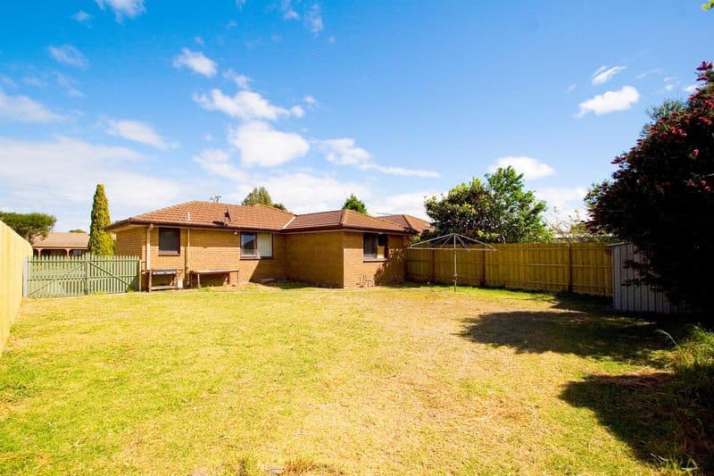 5  Willowglen Court, DINGLEY VILLAGE VIC 3172, Dingley Village - Thumbnail 5