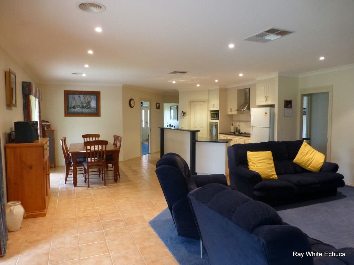 14 Brenton Avenue, Echuca VIC 3564, Echuca - Thumbnail 7