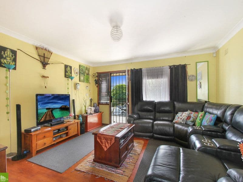 9 Alcoomie Crescent, Koonawarra - Thumbnail 2