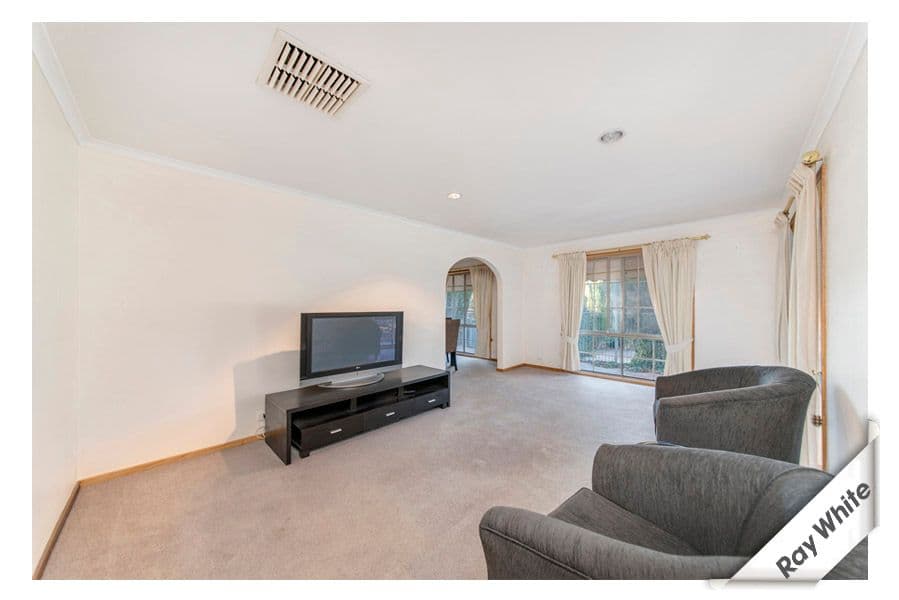 6 Jobson Place, CHISHOLM ACT 2905, Chisholm - Thumbnail 2