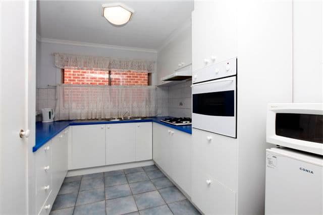 11 Waterford Avenue, CRAIGIEBURN VIC 3064, Craigieburn - Thumbnail 2