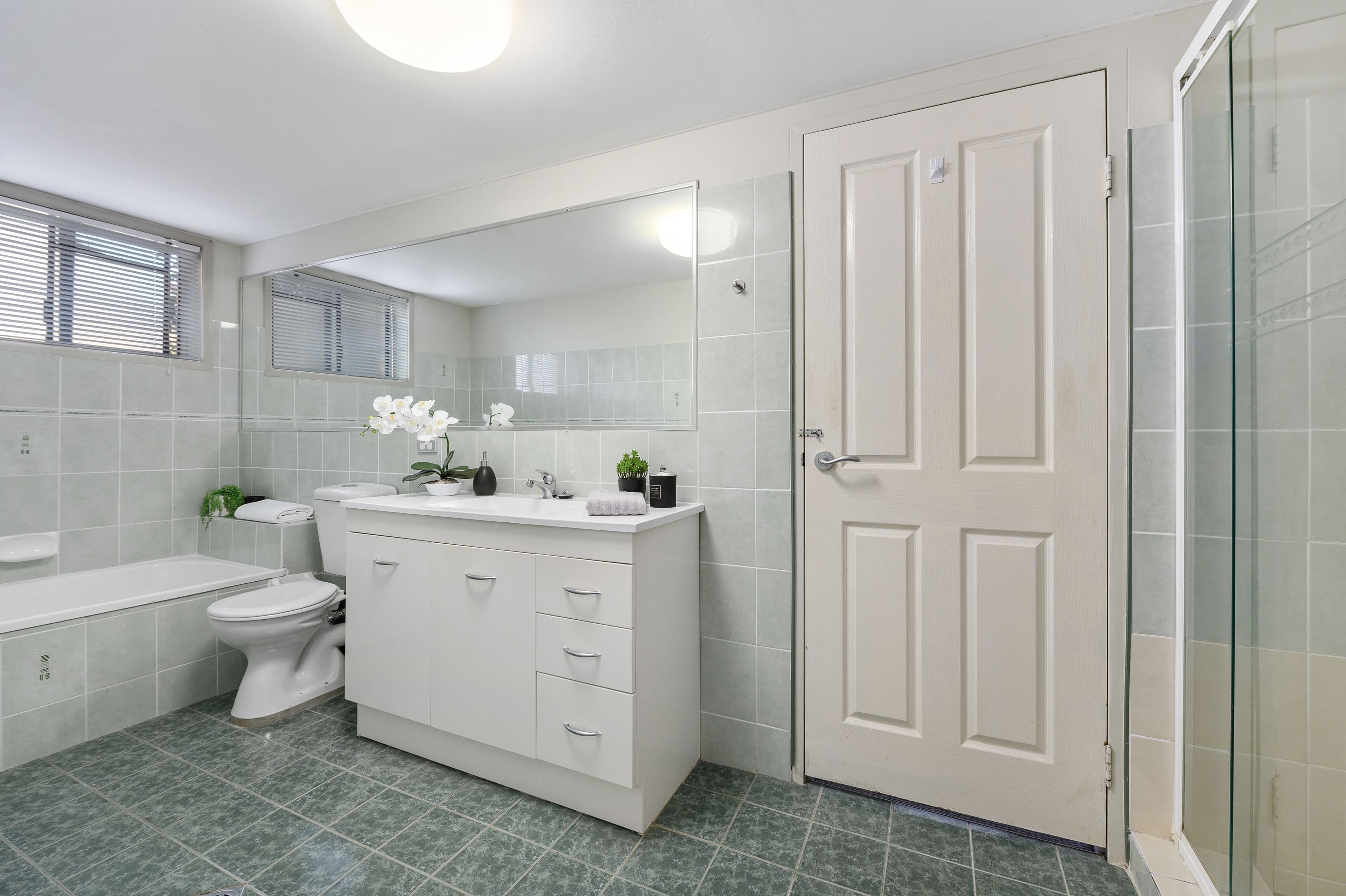 6 Broad Street, Labrador QLD 4215, Labrador - Thumbnail 6