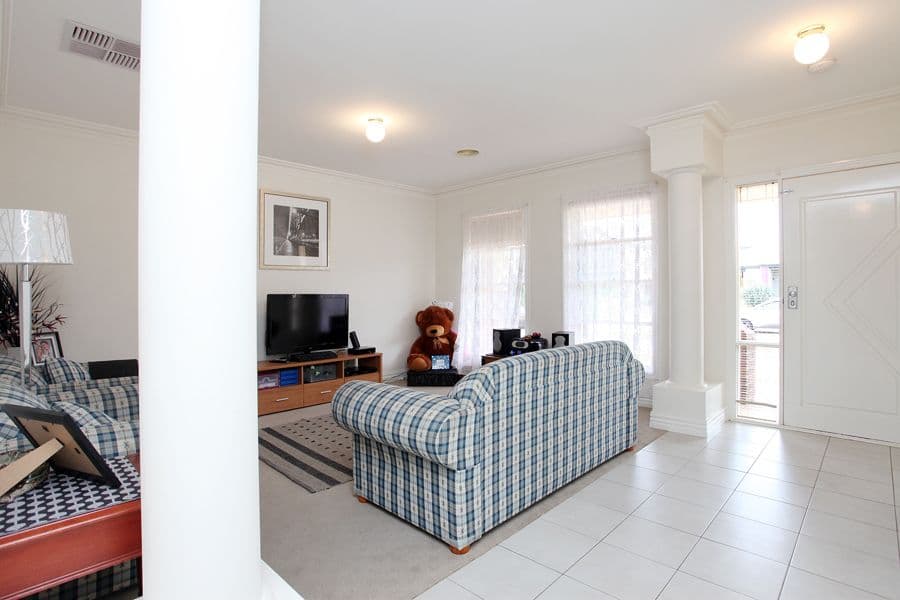 8 Tranquil Place, TARNEIT VIC 3029, Tarneit - Thumbnail 2