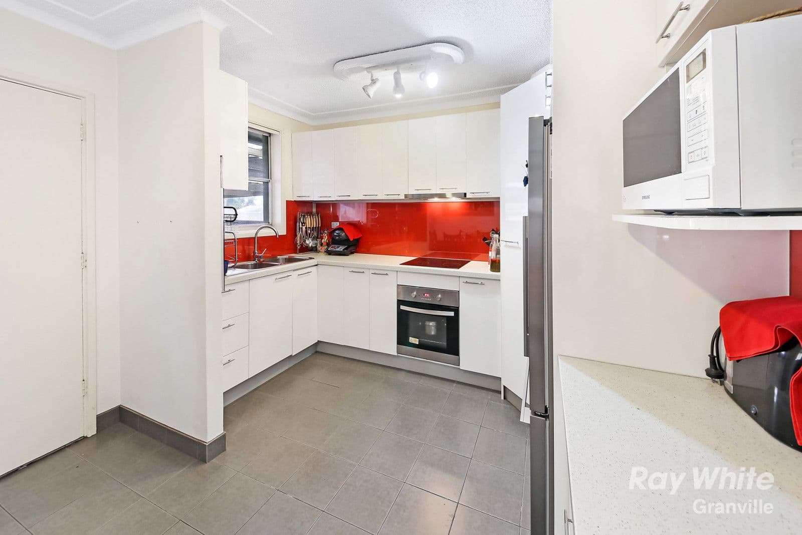 9 Greenslope Street, South Wentworthville - Thumbnail 3