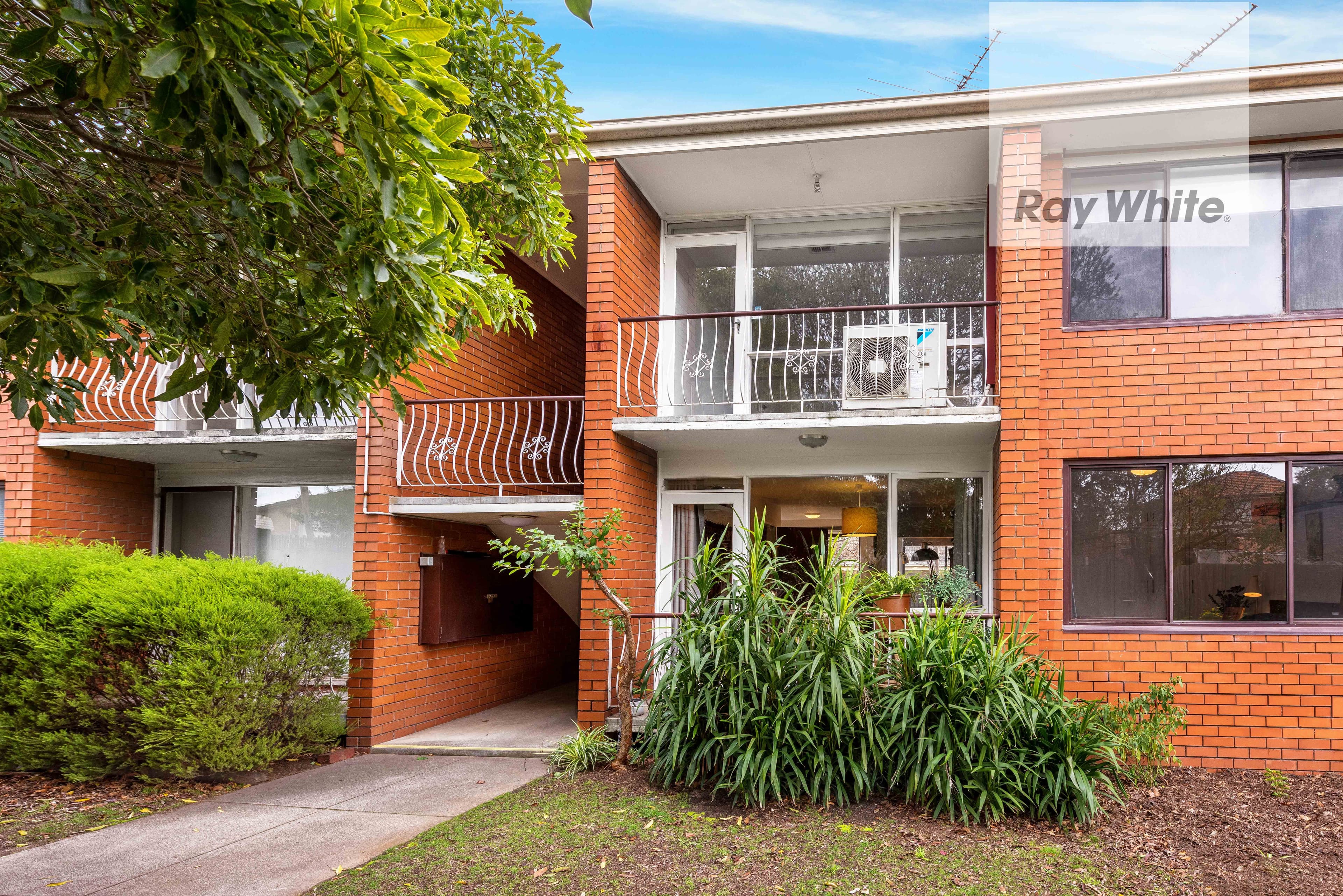 30 Robb Street, Reservoir VIC 3073, Reservoir - Thumbnail 2