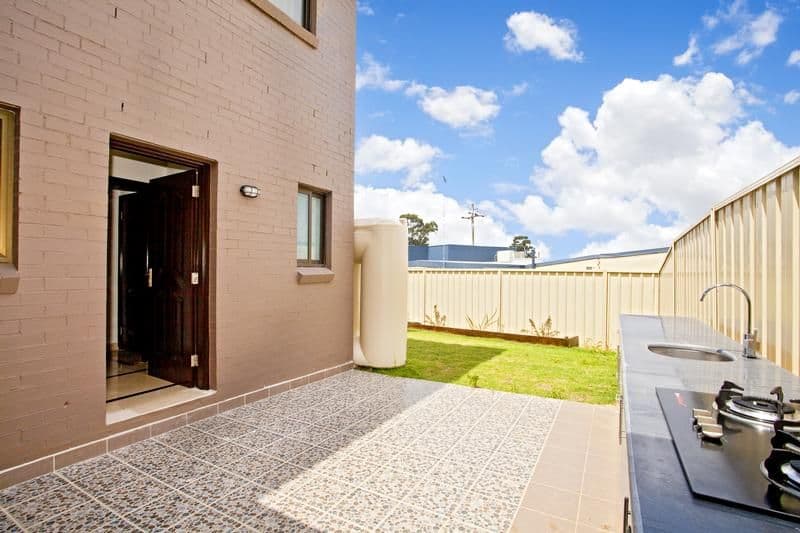 11 Redpa Close, WEST HOXTON NSW 2171, West Hoxton - Thumbnail 3