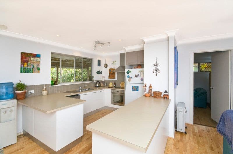 35 Seventh Avenue, PALM BEACH QLD 4221, Palm Beach - Thumbnail 2