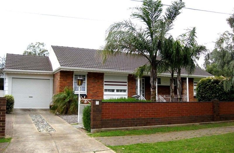 4 Elizabeth Crescent, VALLEY VIEW SA 5093, Valley View - Image 1