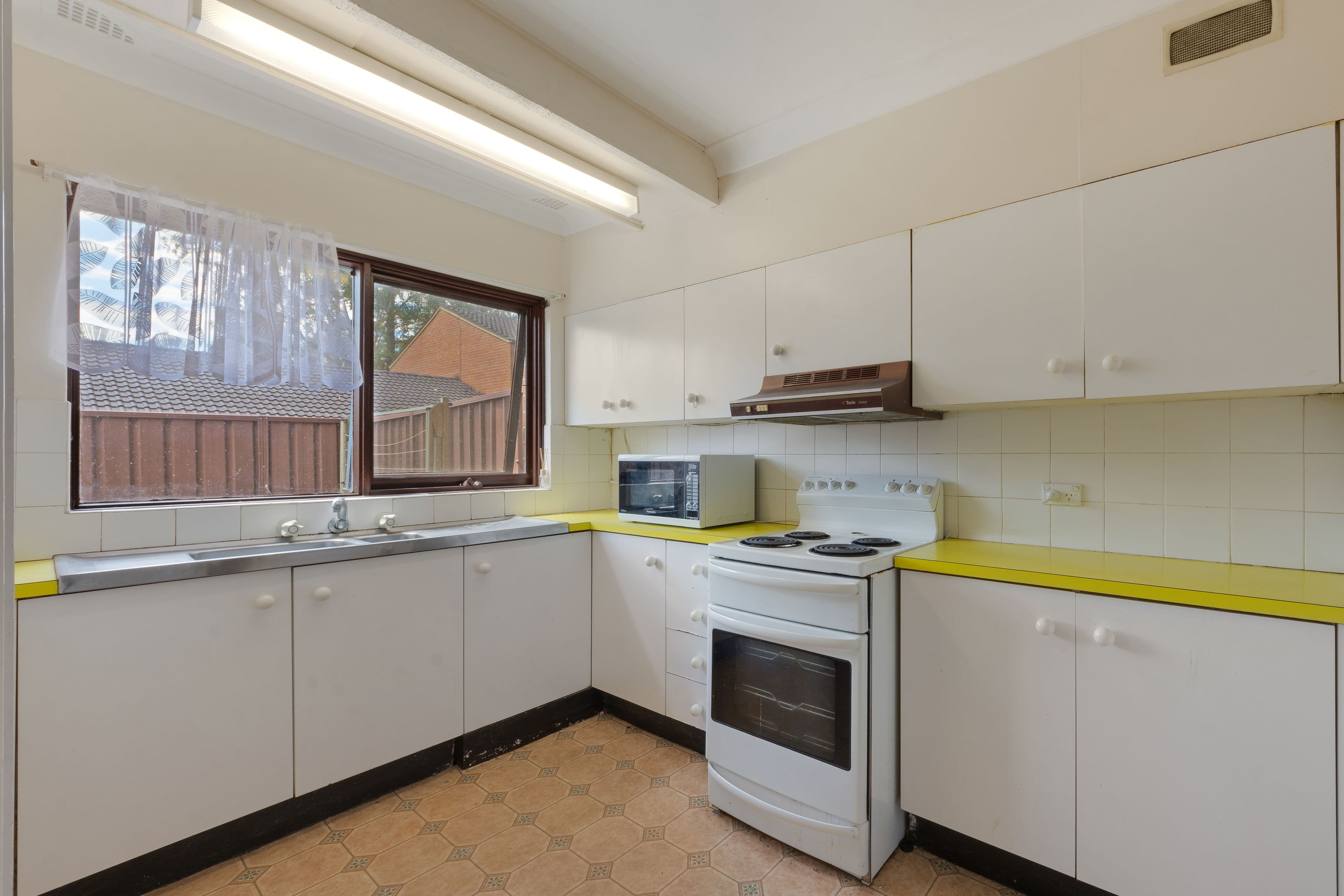 Macquarie Fields NSW 2564, Macquarie Fields - Thumbnail 4