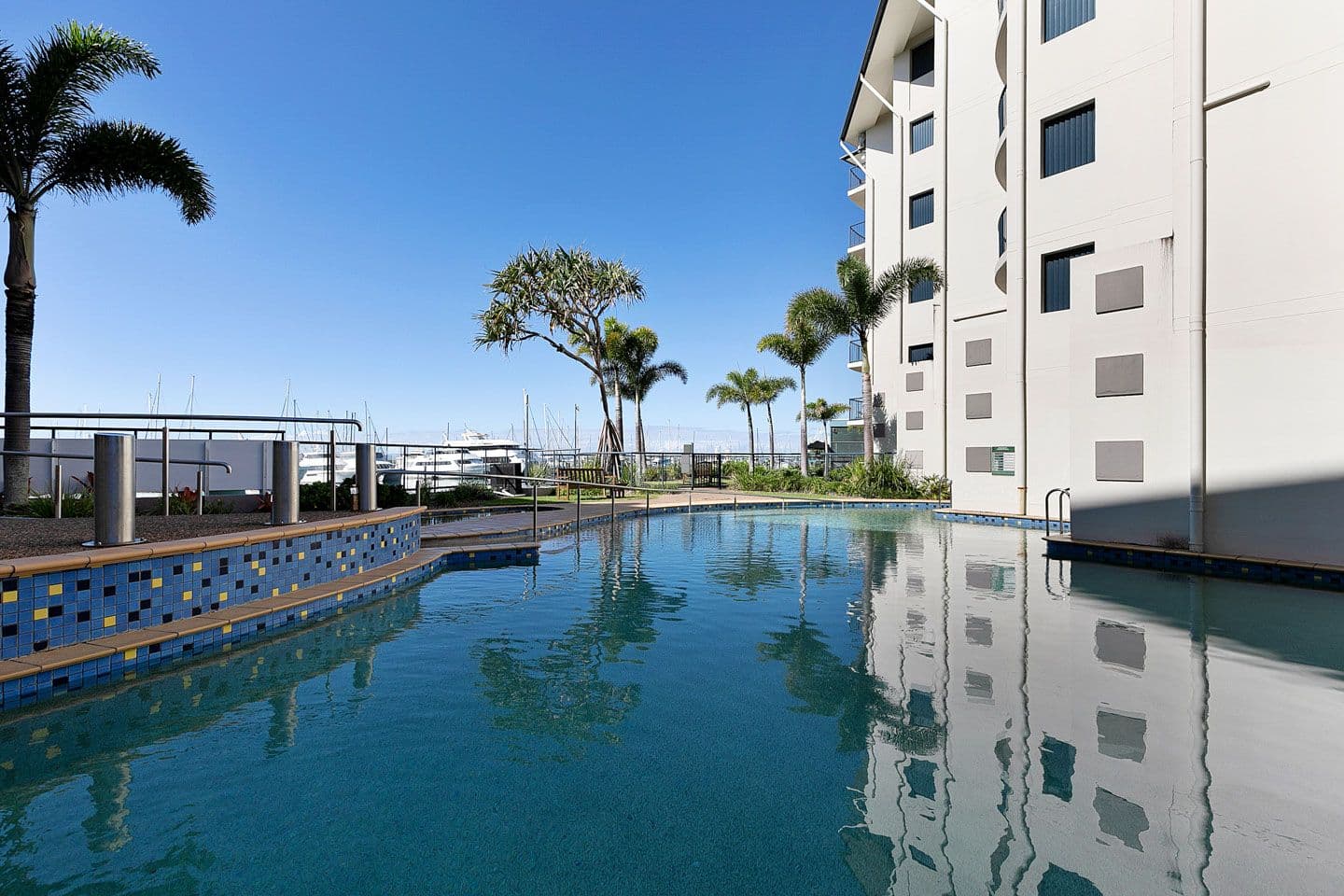 Unit 407 Mantra Resort, Buccaneer Drive, Urangan QLD 4655, Urangan - Image 1