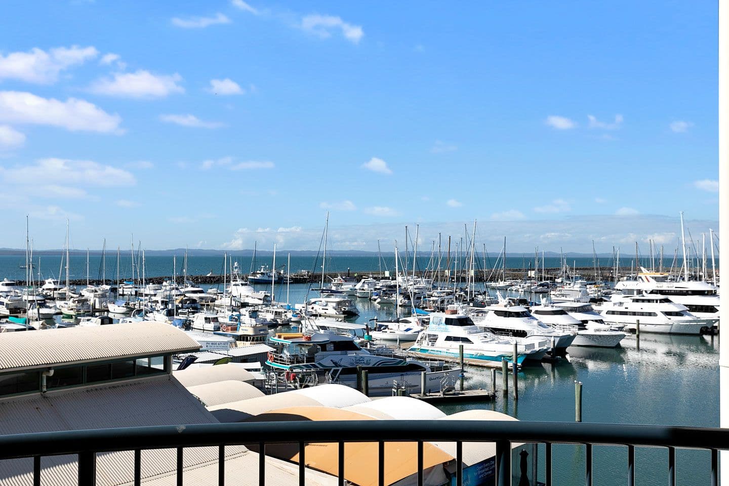 Unit 407 Mantra Resort, Buccaneer Drive, Urangan QLD 4655, Urangan - Thumbnail 2