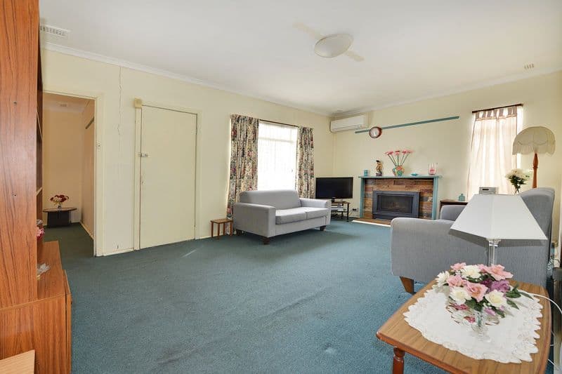 20 Binalong Avenue, CHADSTONE VIC 3148, Chadstone - Thumbnail 2