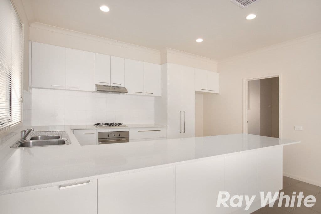 6 Harlesden Circuit, Pakenham VIC 3810, Pakenham - Thumbnail 2