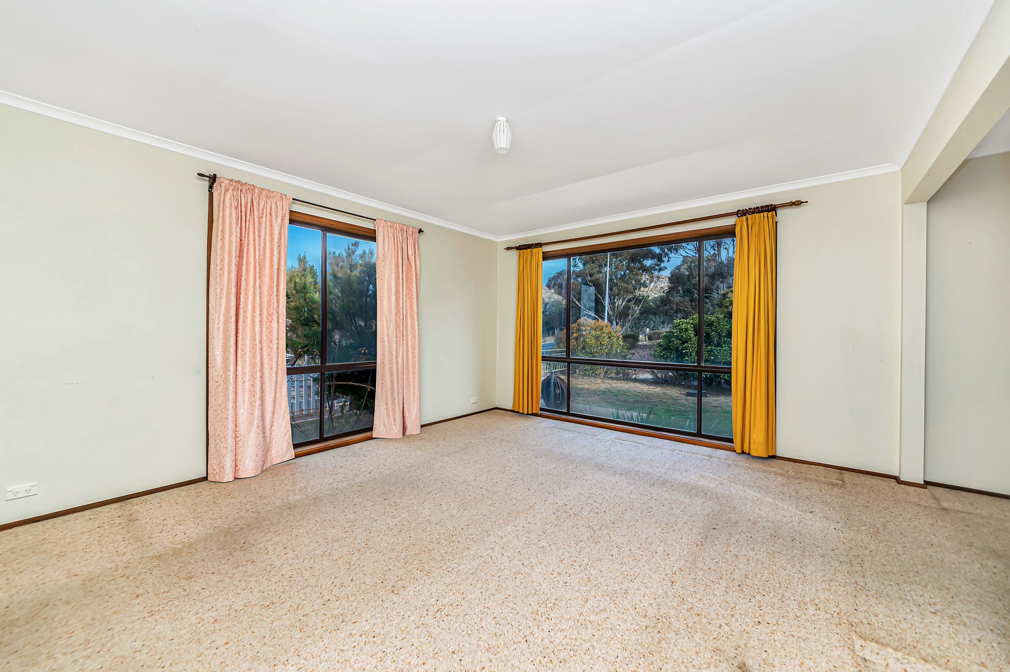 6 Crest Park Parade, Queanbeyan West - Thumbnail 4