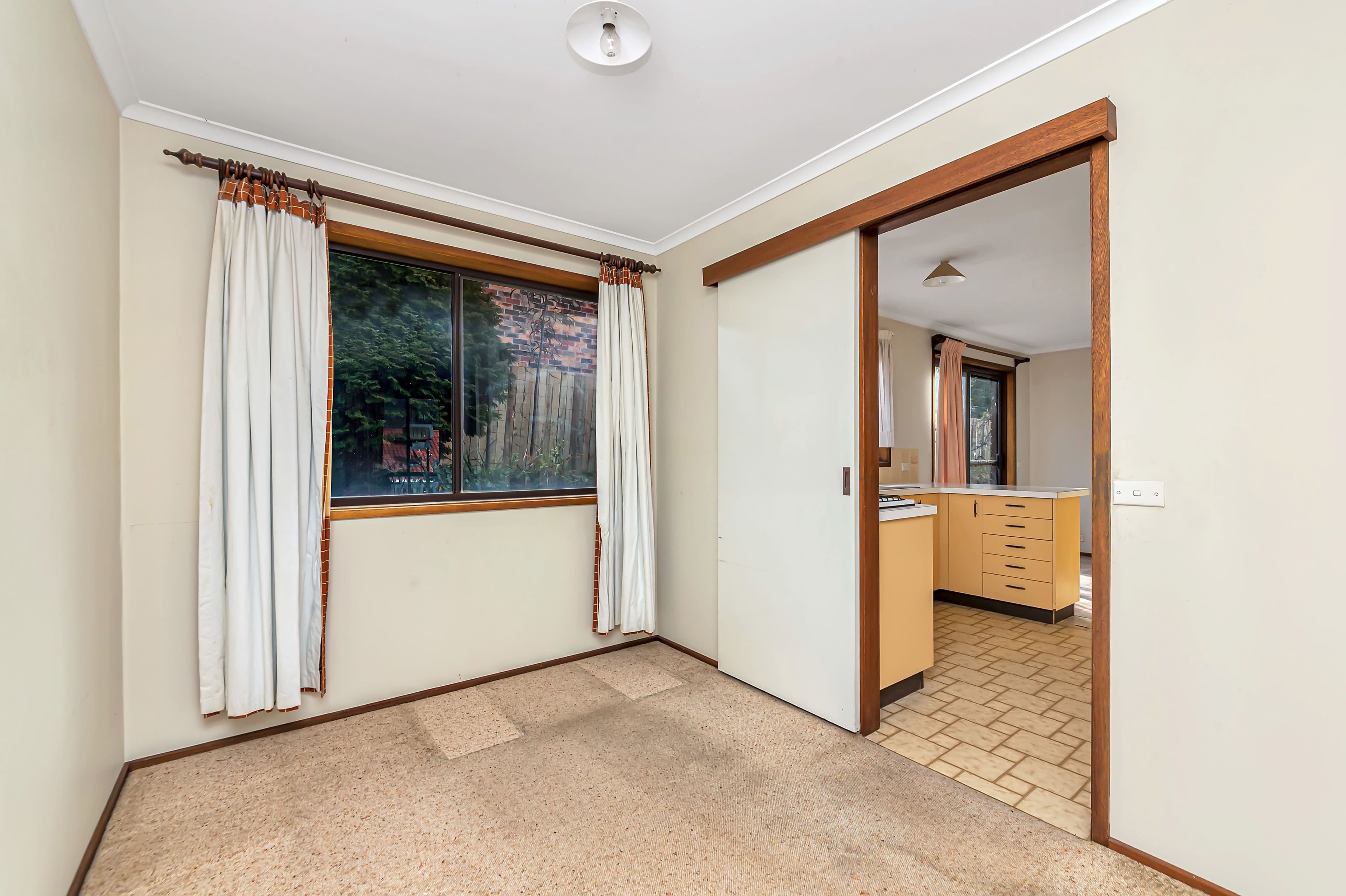 6 Crest Park Parade, Queanbeyan West - Thumbnail 5
