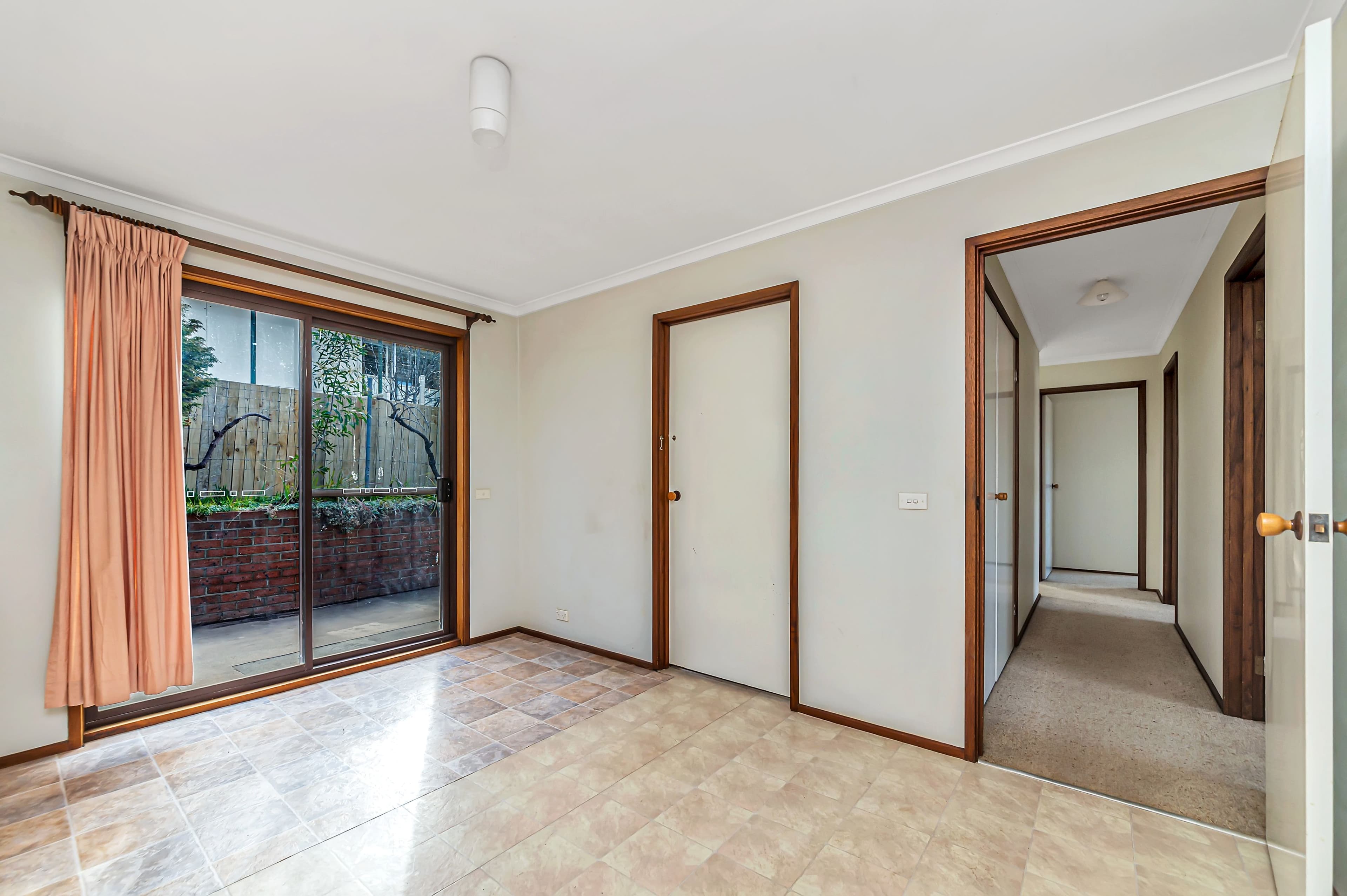 6 Crest Park Parade, Queanbeyan West - Thumbnail 8