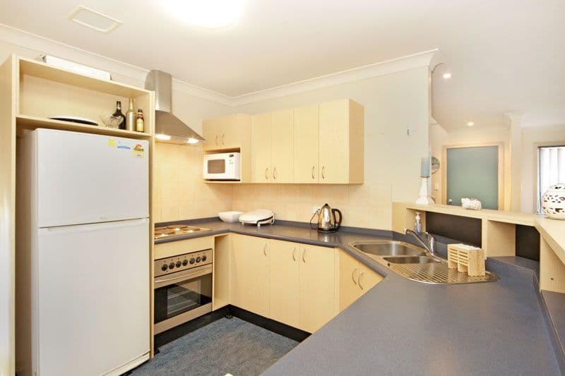 110-112 Bay Road, BLUE BAY NSW 2261, Blue Bay - Thumbnail 5