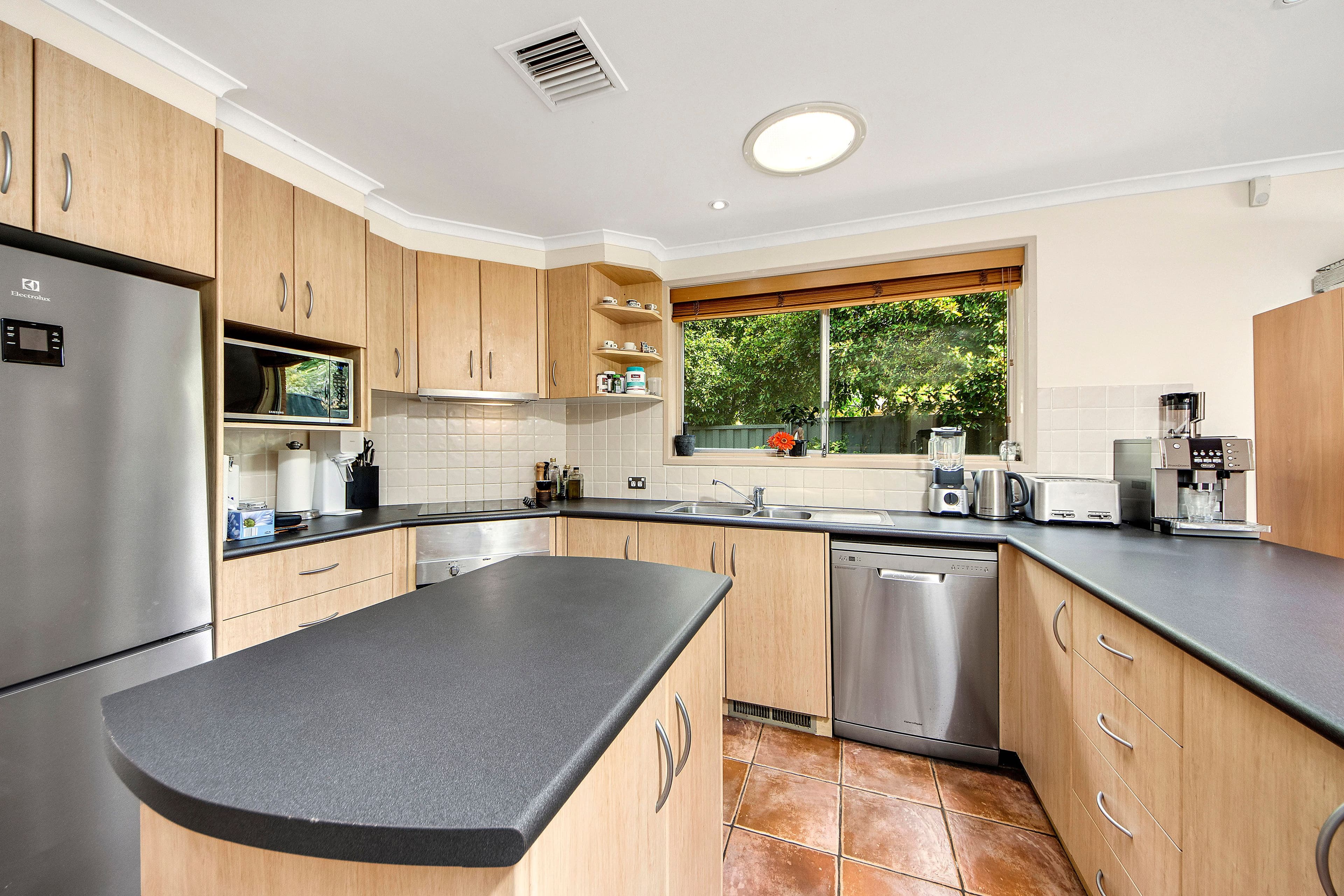 10 Mayo Street, Weetangera ACT 2614, Weetangera - Image 1